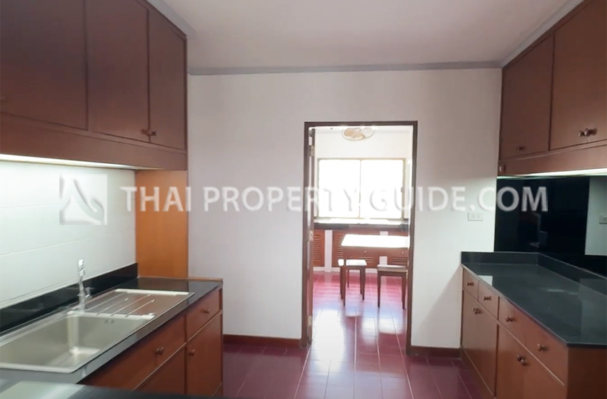 Apartment in Phaholyothin 